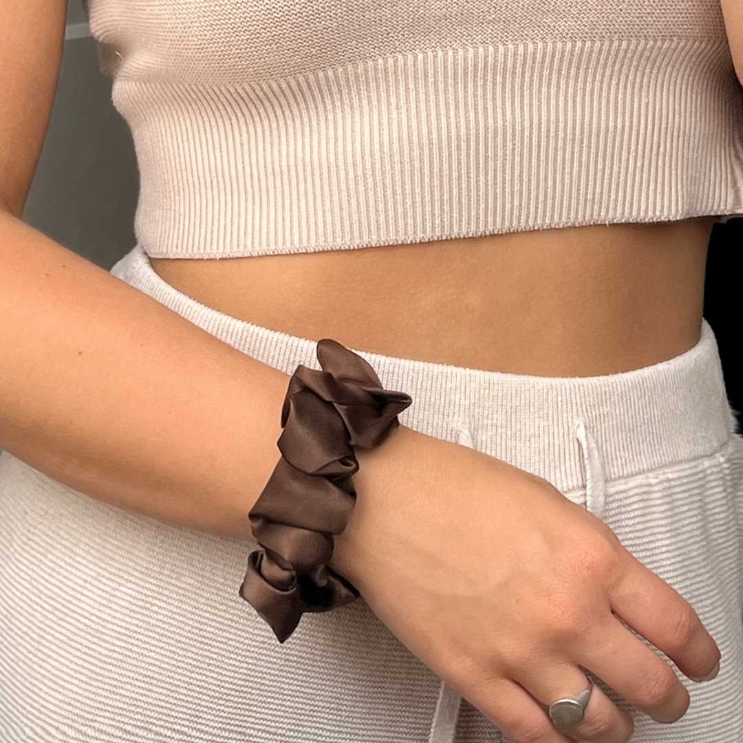 Silke Scrunchie - Brun mellem