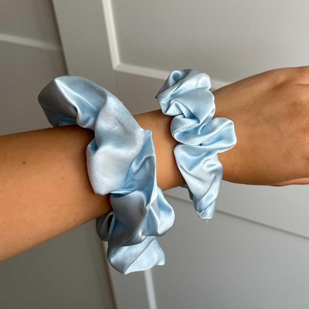 Silke scrunchie baby blue